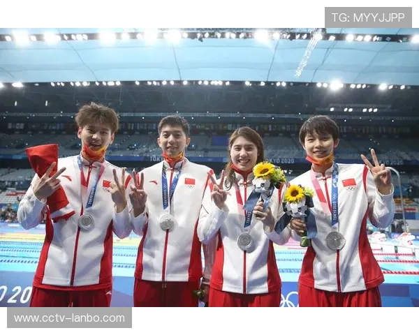 男女4x100米混合泳接力美国队爆冷出局,中国队冲金在望